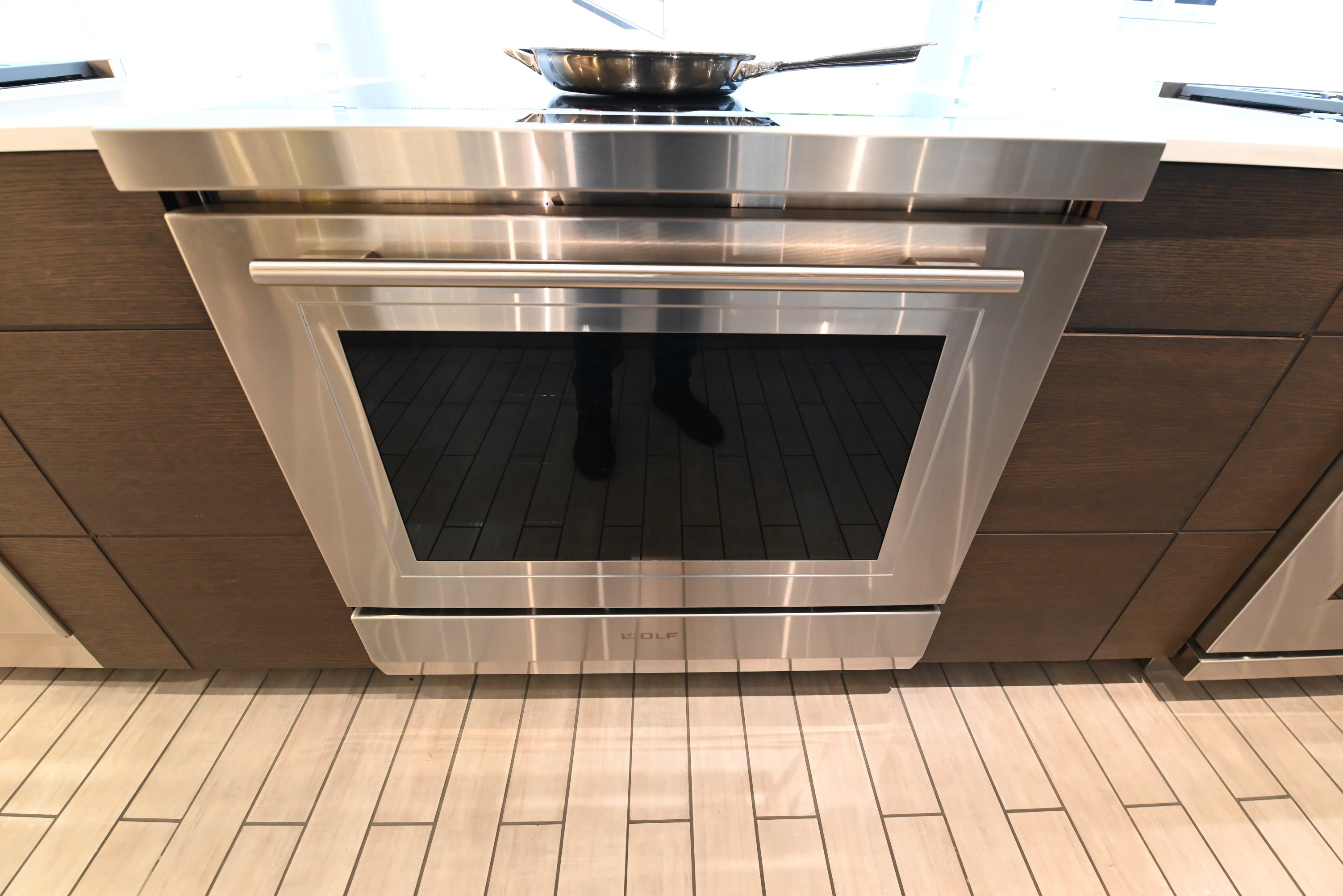 Wolf Certified IR36550/S/T 36" Stainless Steel Transitional Induction Range