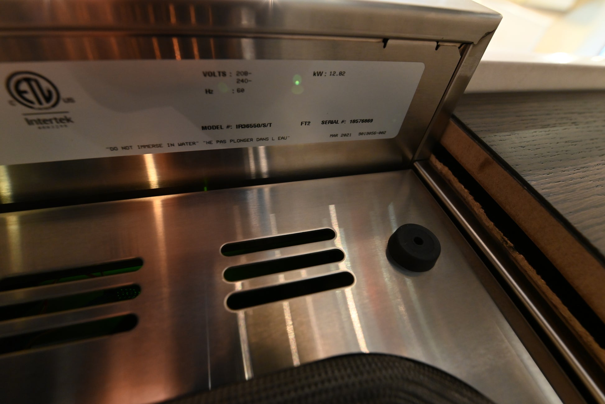 Wolf Certified IR36550/S/T 36" Stainless Steel Transitional Induction Range