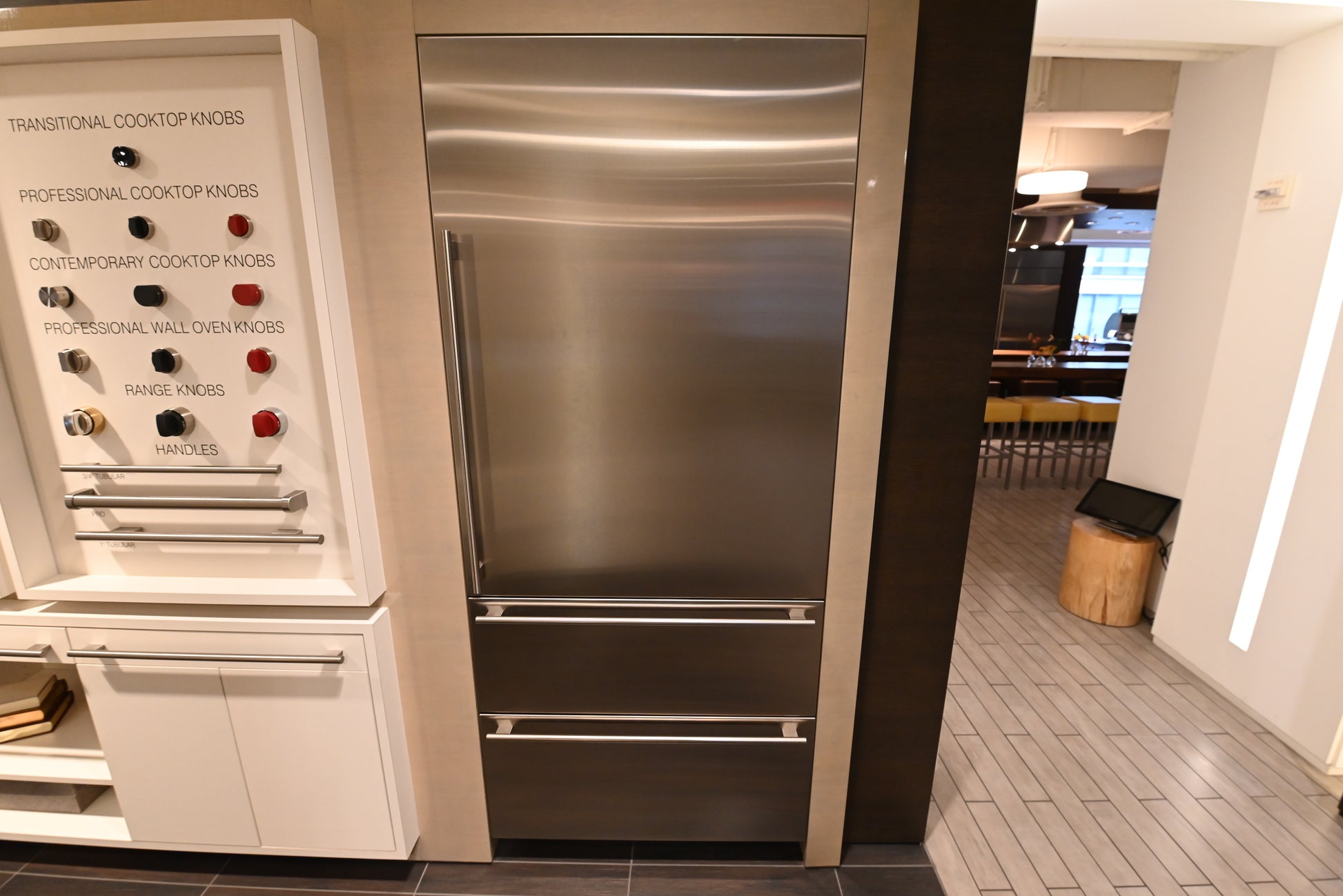 Sub-Zero Certified DET3650CIID/R 36" Stainless Steel Bottom Freezer Refrigerator