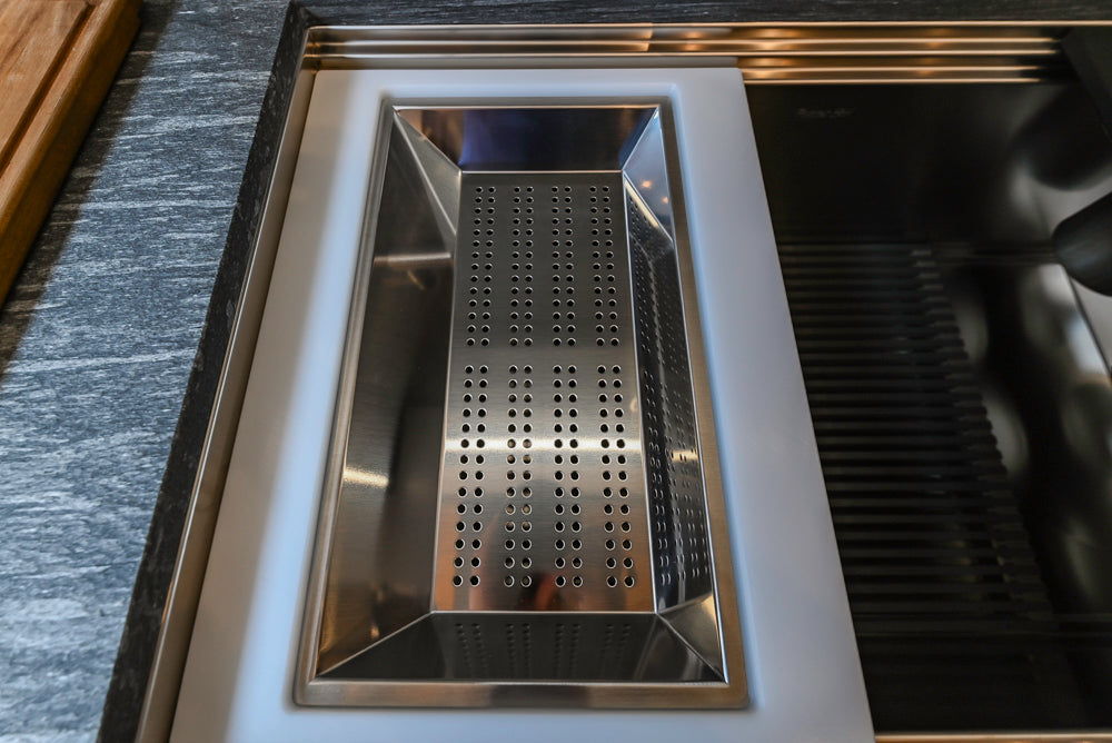 Valcucine Venture: Forma Mentis Modern Kitchen with Genius Loci Island