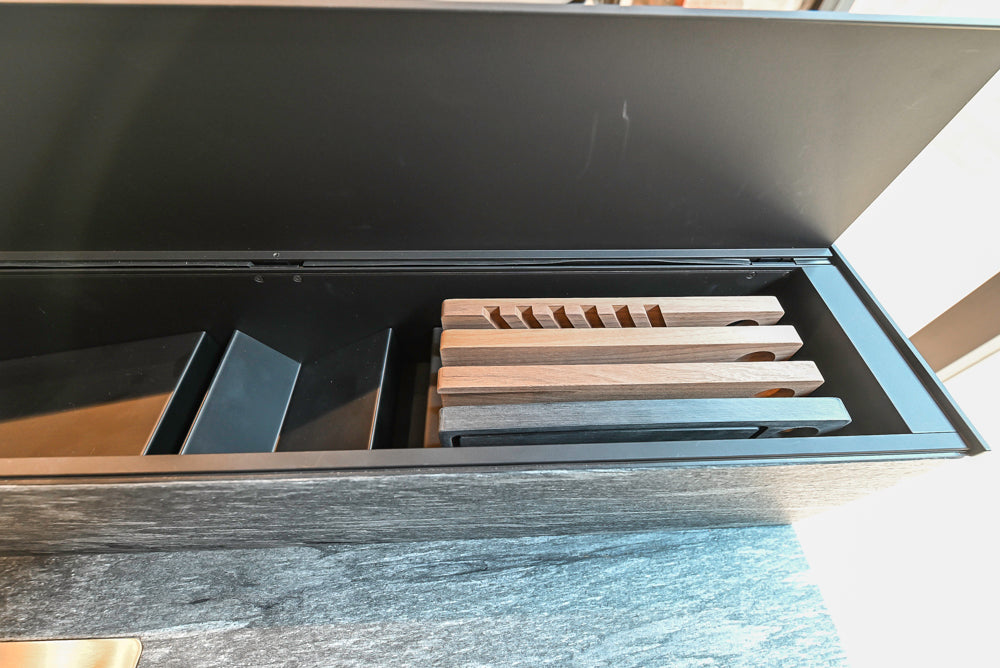 Valcucine Venture: Forma Mentis Modern Kitchen with Genius Loci Island