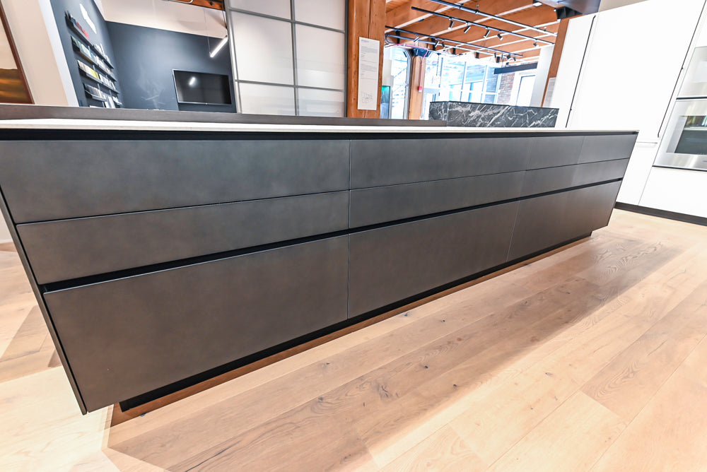 Valcucine Venture: Artematica Modern Kitchen with Island & Gaggenau Appliances