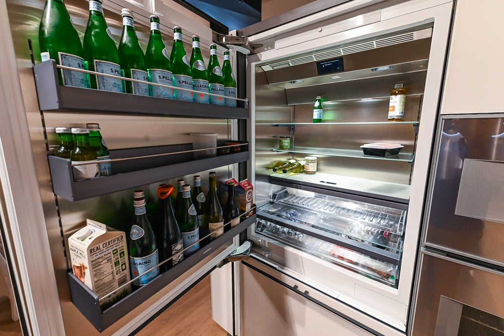 Valcucine Venture: Artematica Modern Kitchen with Island & Gaggenau Appliances