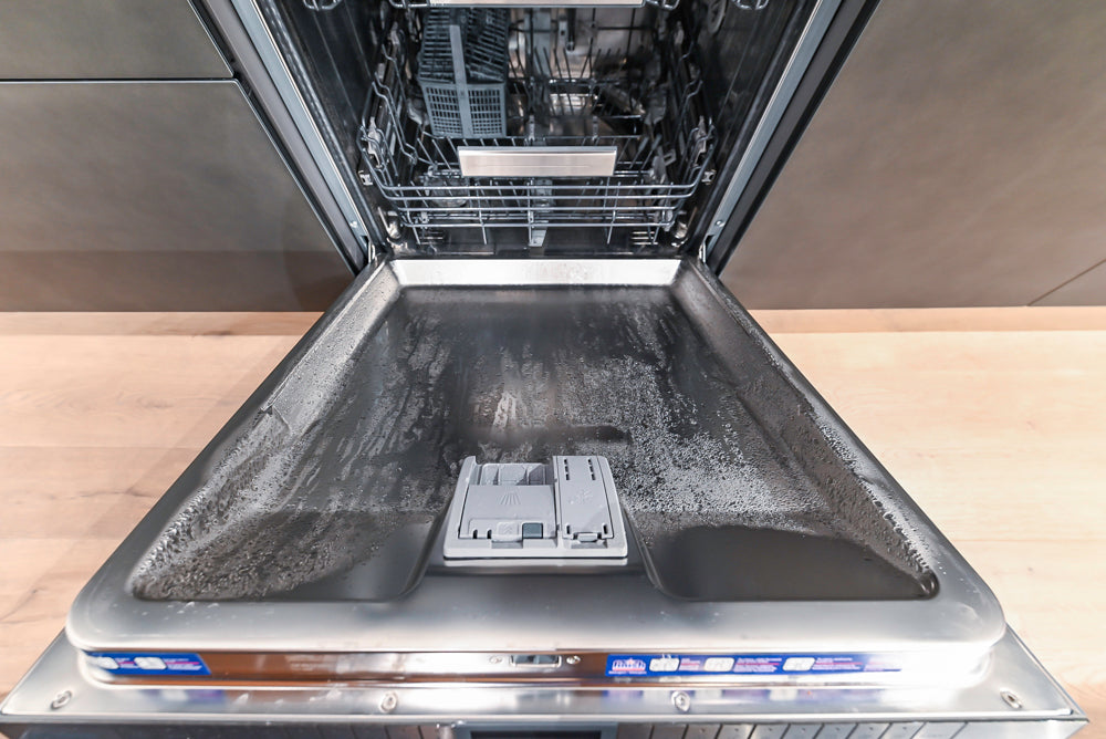 Valcucine Venture: Artematica Modern Kitchen with Island & Gaggenau Appliances