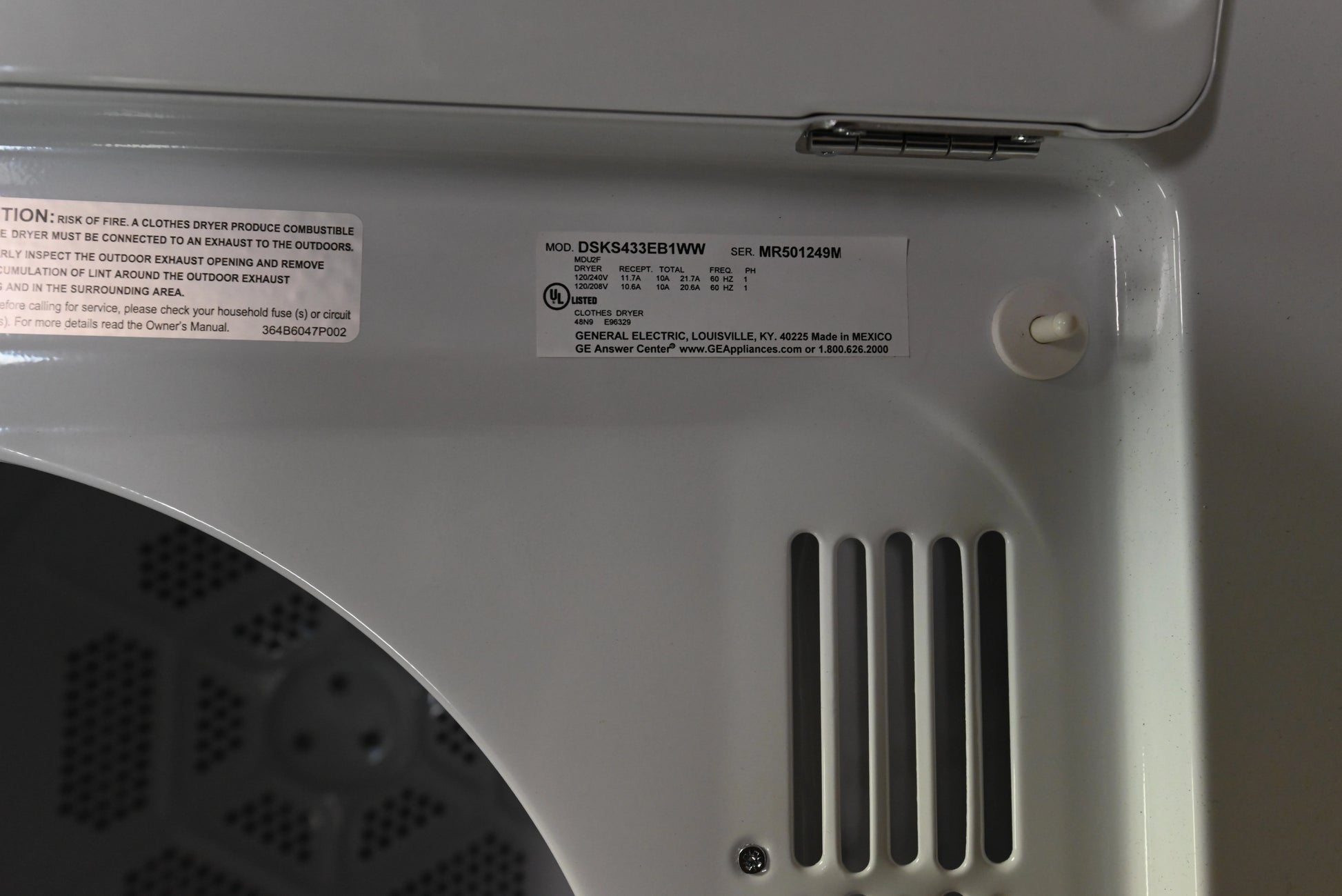 GE Spacemaker DSKS433EB1WW 24" White Stationary Electric Dryer