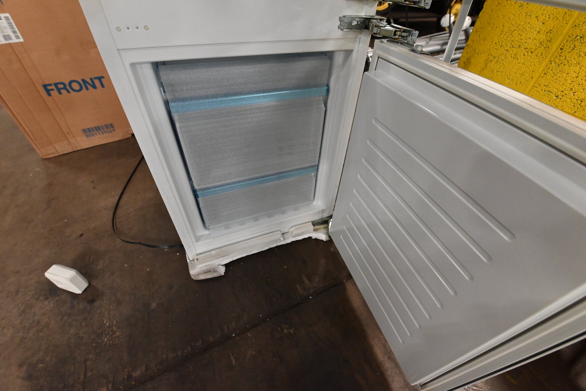 Bosch 800 Series B09IB91NSP 22" Panel Ready Bottom Freezer Refrigerator