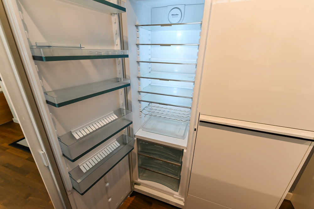 Poggenpohl High Gloss White and Purple Modern Showroom Kitchen