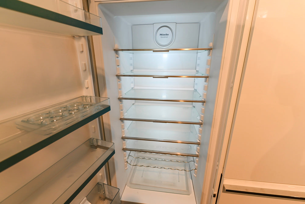 Poggenpohl High Gloss White and Purple Modern Showroom Kitchen