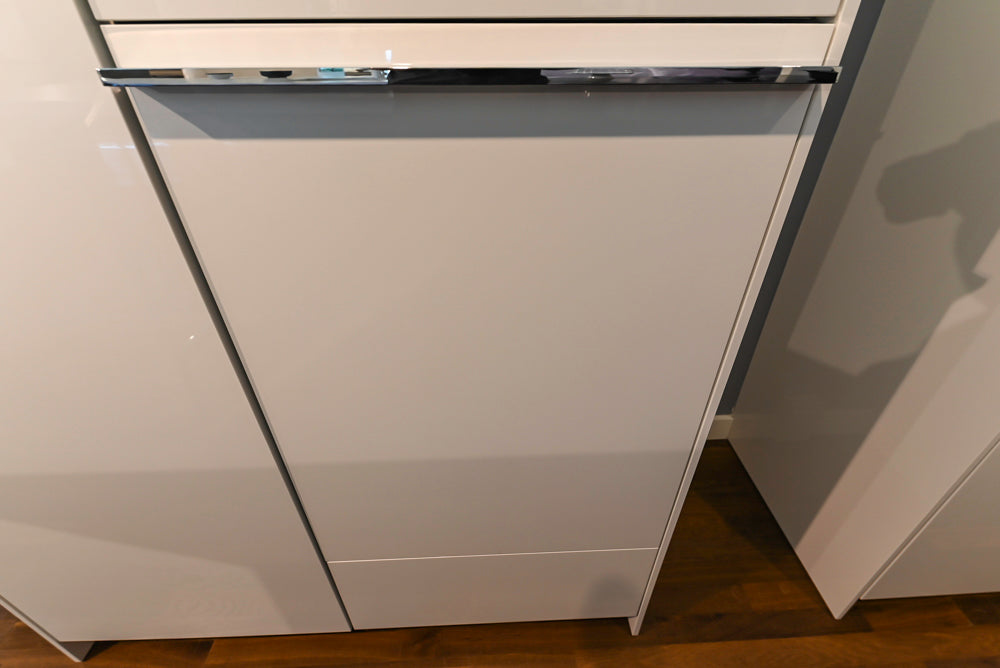 Poggenpohl High Gloss White and Purple Modern Showroom Kitchen