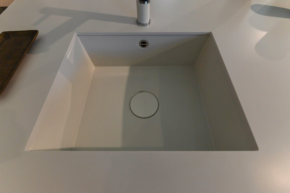 Poggenpohl Perfection: High Gloss White & Purple Modern Showroom Kitchen