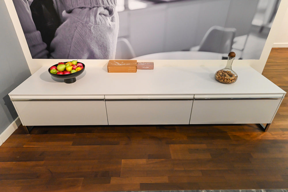 Poggenpohl High Gloss White and Purple Modern Showroom Kitchen