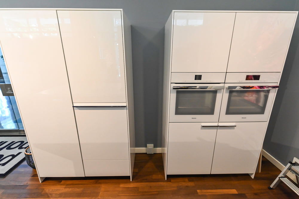 Poggenpohl High Gloss White and Purple Modern Showroom Kitchen