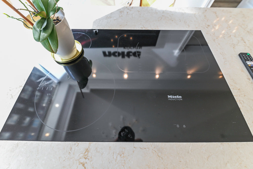 Nolte Küchen Modern White Gloss Kitchen with Quartz Countertops & Miele Appliances