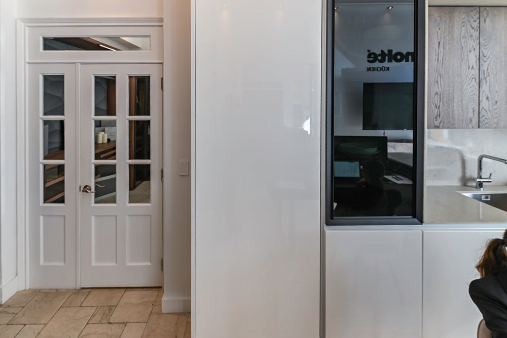 Nolte Küchen Modern White Gloss Kitchen with Quartz Countertops & Miele Appliances