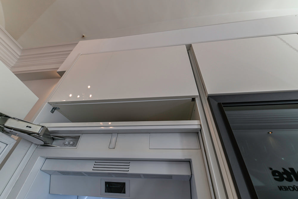 Nolte Küchen Modern White Gloss Kitchen with Quartz Countertops & Miele Appliances