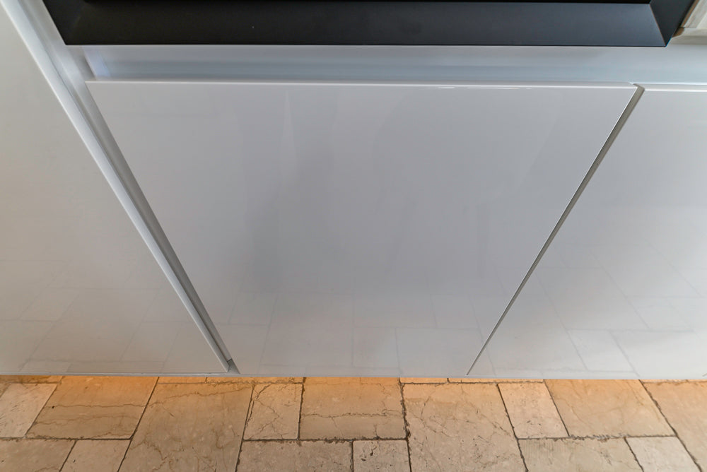 Nolte Küchen Modern White Gloss Kitchen with Quartz Countertops & Miele Appliances