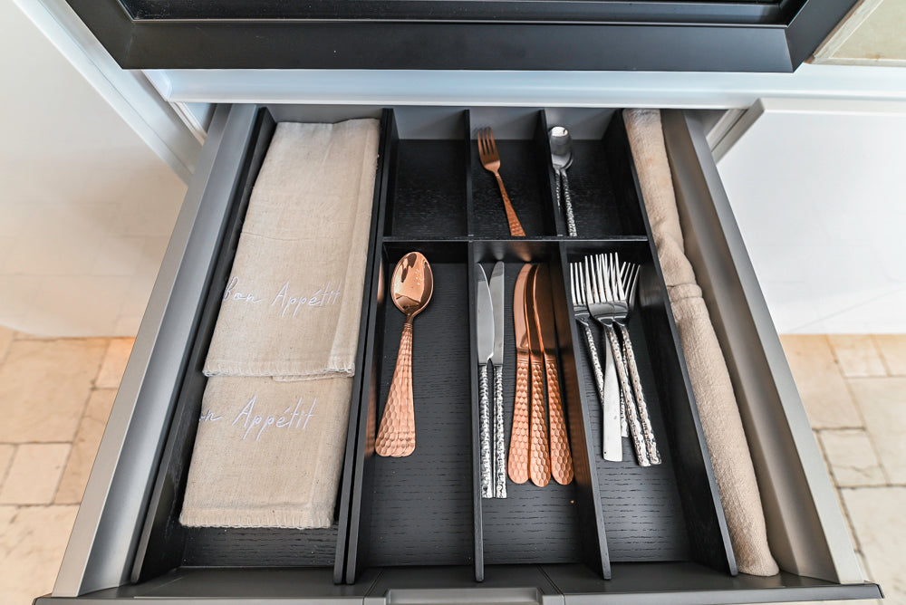 Nolte Küchen Modern White Gloss Kitchen with Quartz Countertops & Miele Appliances