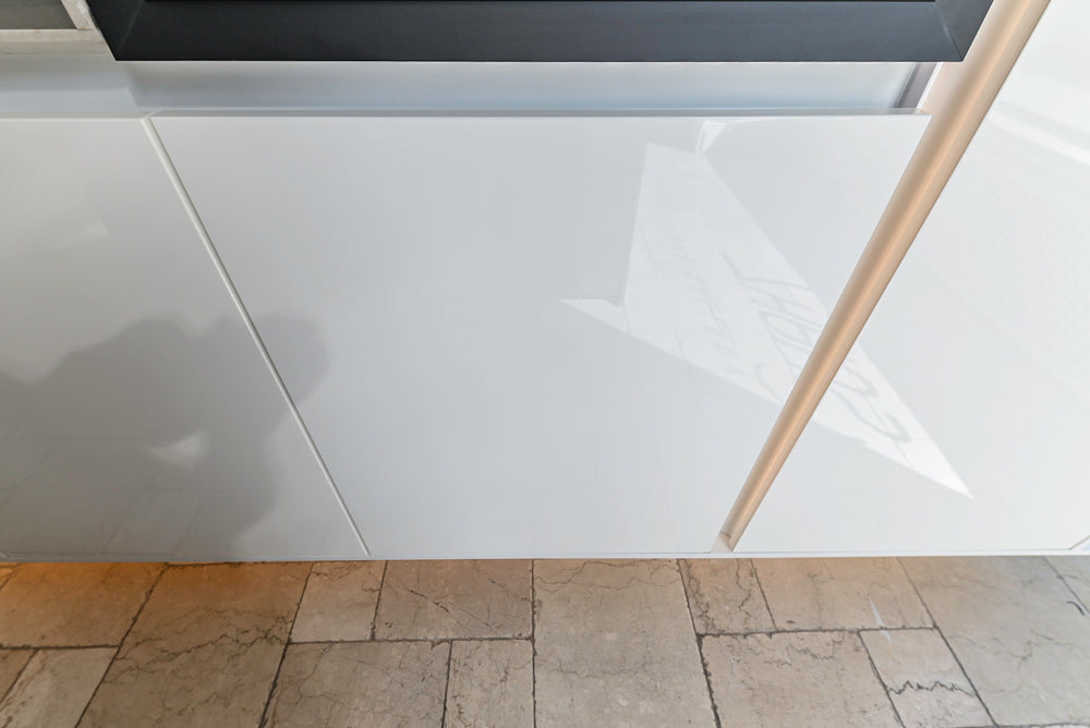 Nolte Küchen Modern White Gloss Kitchen with Quartz Countertops & Miele Appliances