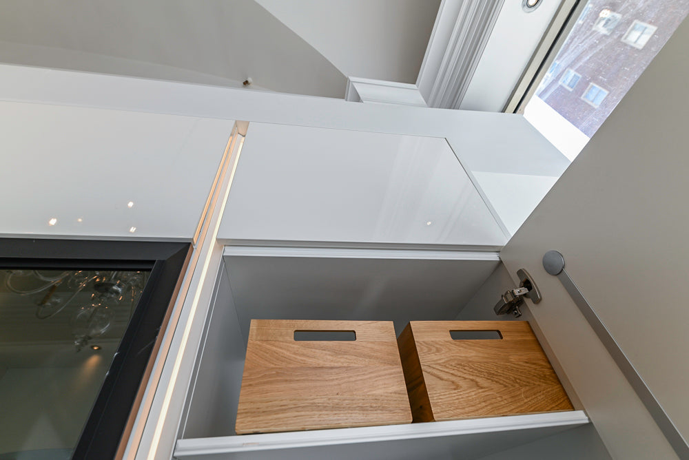 Nolte Küchen Modern White Gloss Kitchen with Quartz Countertops & Miele Appliances