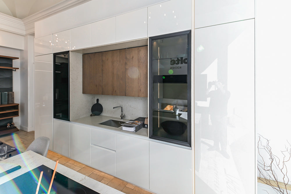 Nolte Küchen Modern White Gloss Kitchen with Quartz Countertops & Miele Appliances