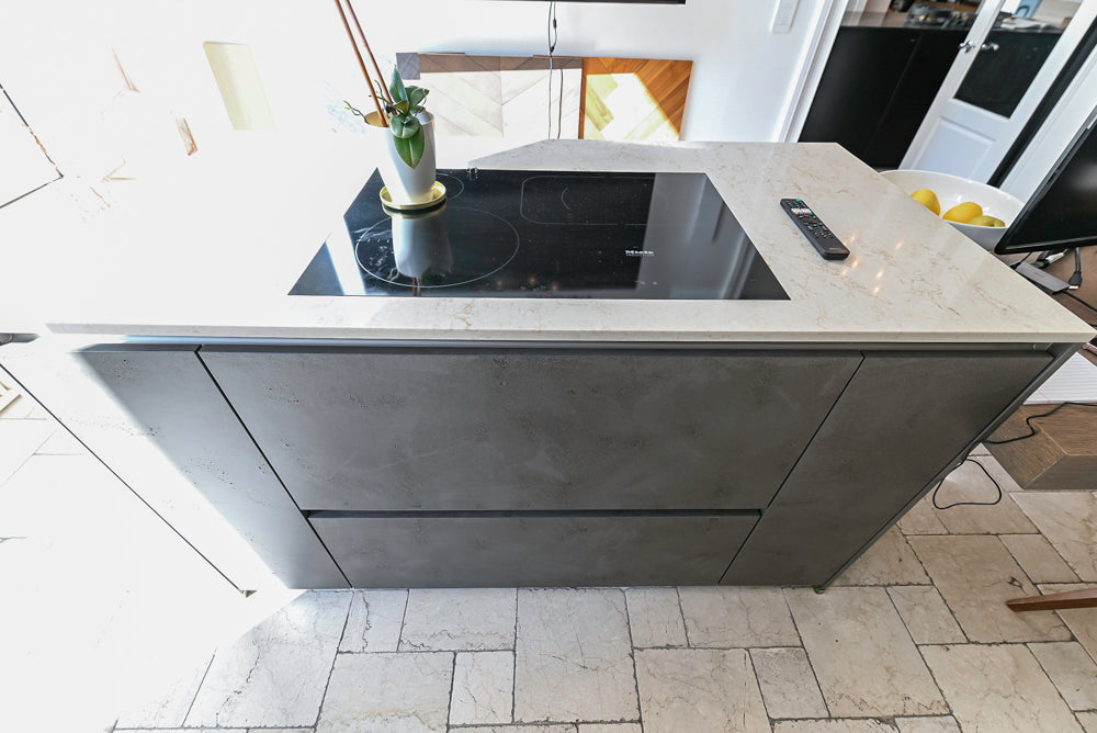 Nolte Küchen Modern White Gloss Kitchen with Quartz Countertops & Miele Appliances