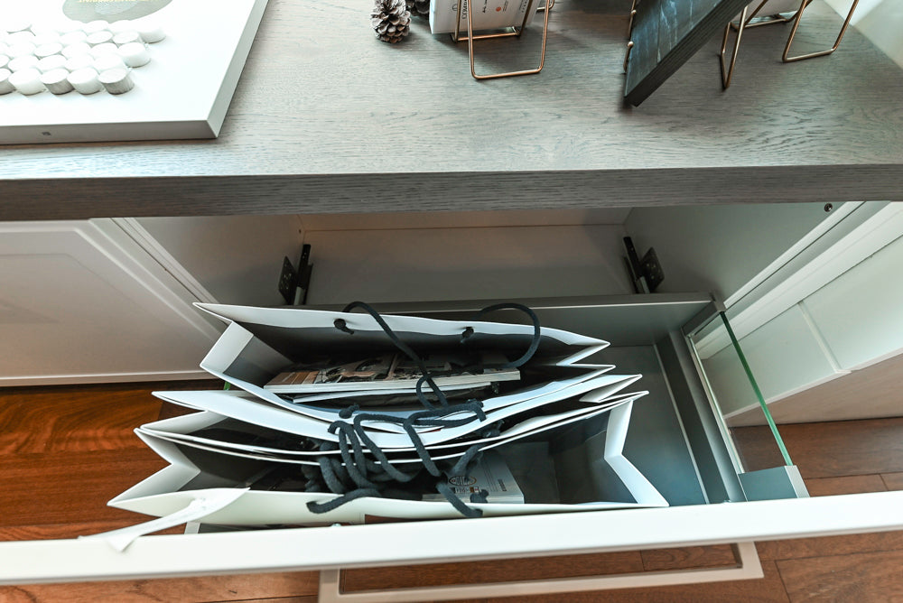 Nolte Küchen Classic Modern White Kitchen with Quartz Countertops & Luxe Appliances