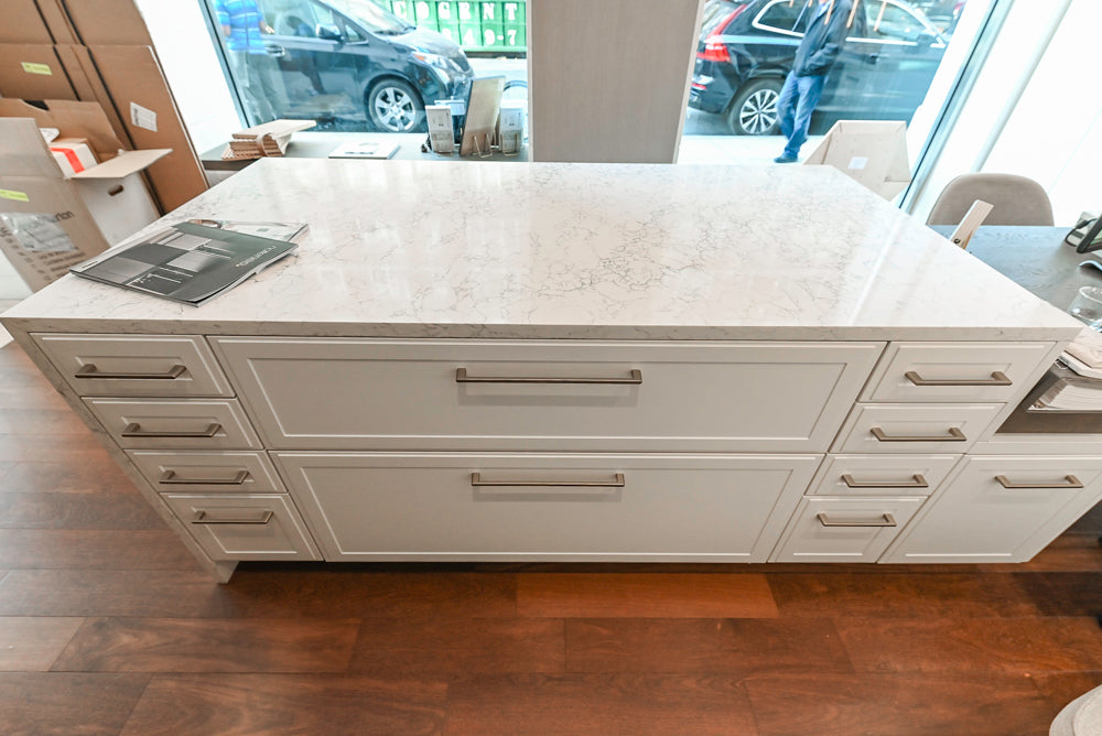 Nolte Küchen Classic Modern White Kitchen with Quartz Countertops & Luxe Appliances