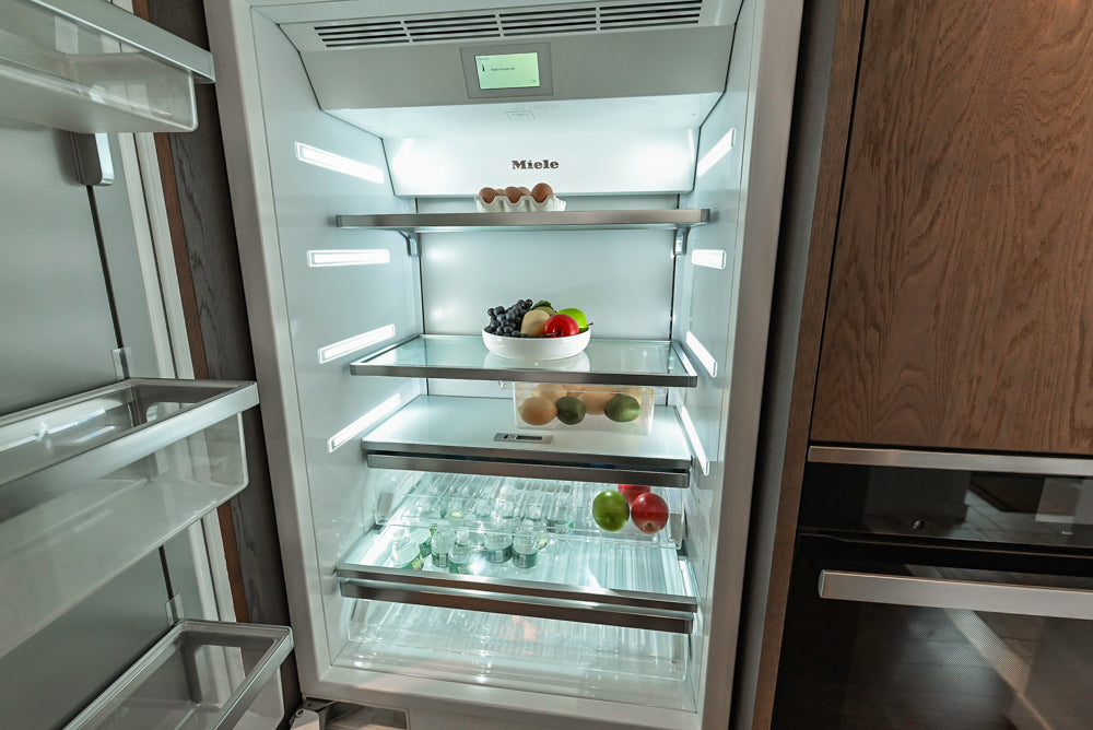 Nolte Küchen Classic Modern White Kitchen with Quartz Countertops & Luxe Appliances