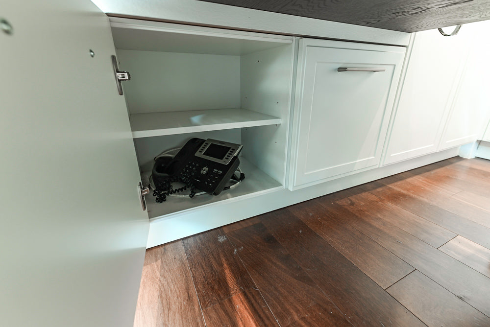 Nolte Küchen Classic Modern White Kitchen with Quartz Countertops & Luxe Appliances