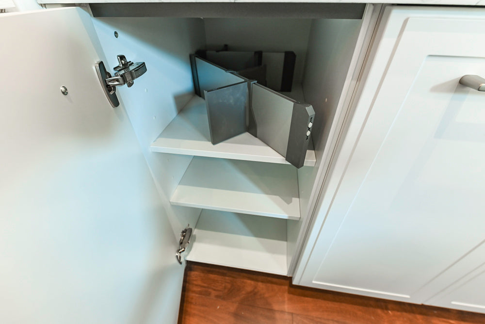 Nolte Küchen Classic Modern White Kitchen with Quartz Countertops & Luxe Appliances