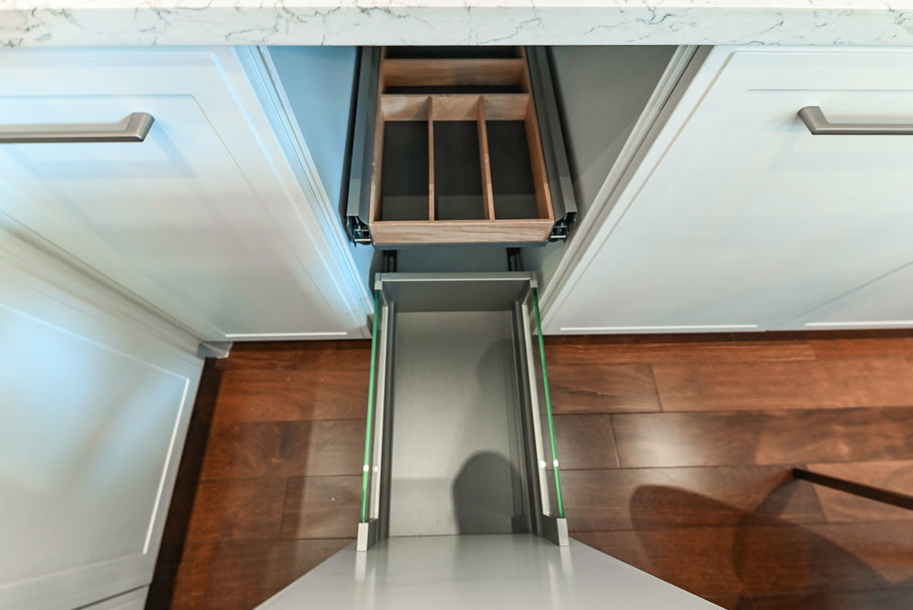 Nolte Küchen Classic Modern White Kitchen with Quartz Countertops & Luxe Appliances