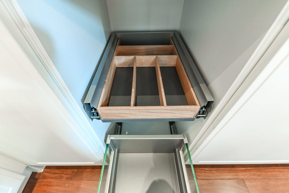 Nolte Küchen Classic Modern White Kitchen with Quartz Countertops & Luxe Appliances