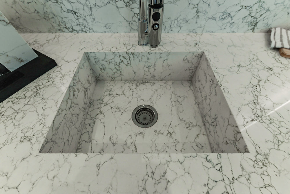 Nolte Küchen Classic Modern White Kitchen with Quartz Countertops & Luxe Appliances