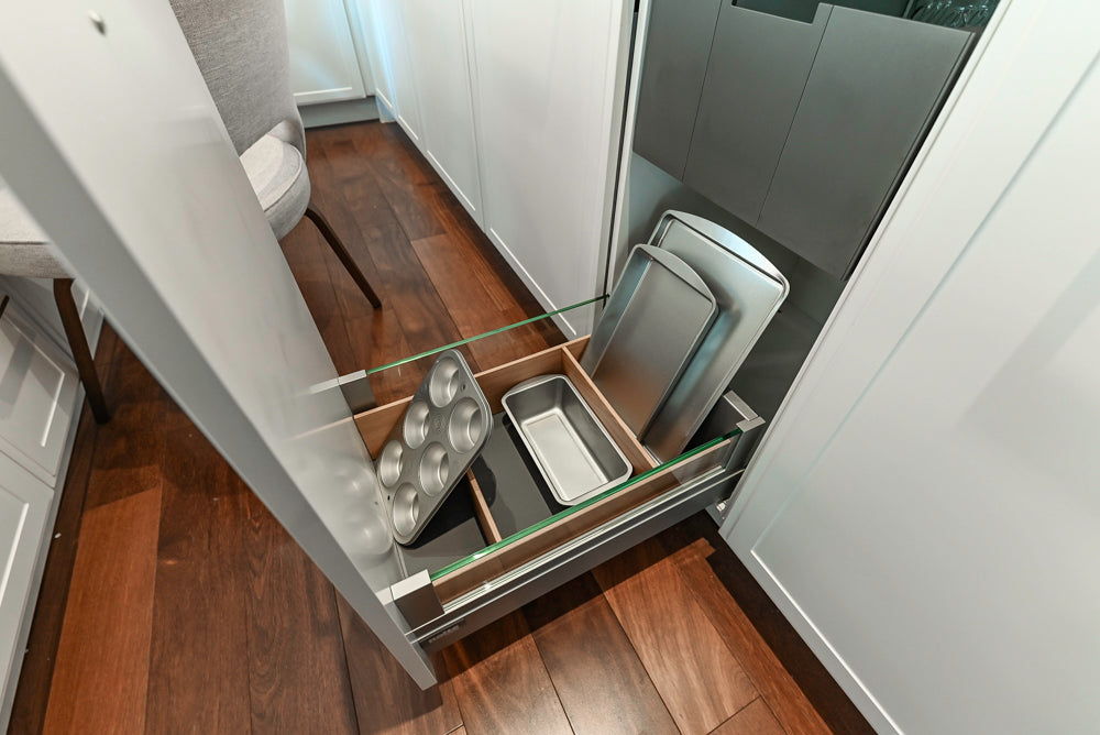 Nolte Küchen Classic Modern White Kitchen with Quartz Countertops & Luxe Appliances