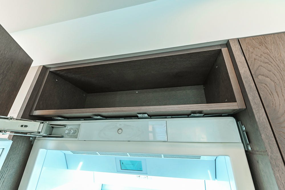 Nolte Küchen Classic Modern White Kitchen with Quartz Countertops & Luxe Appliances