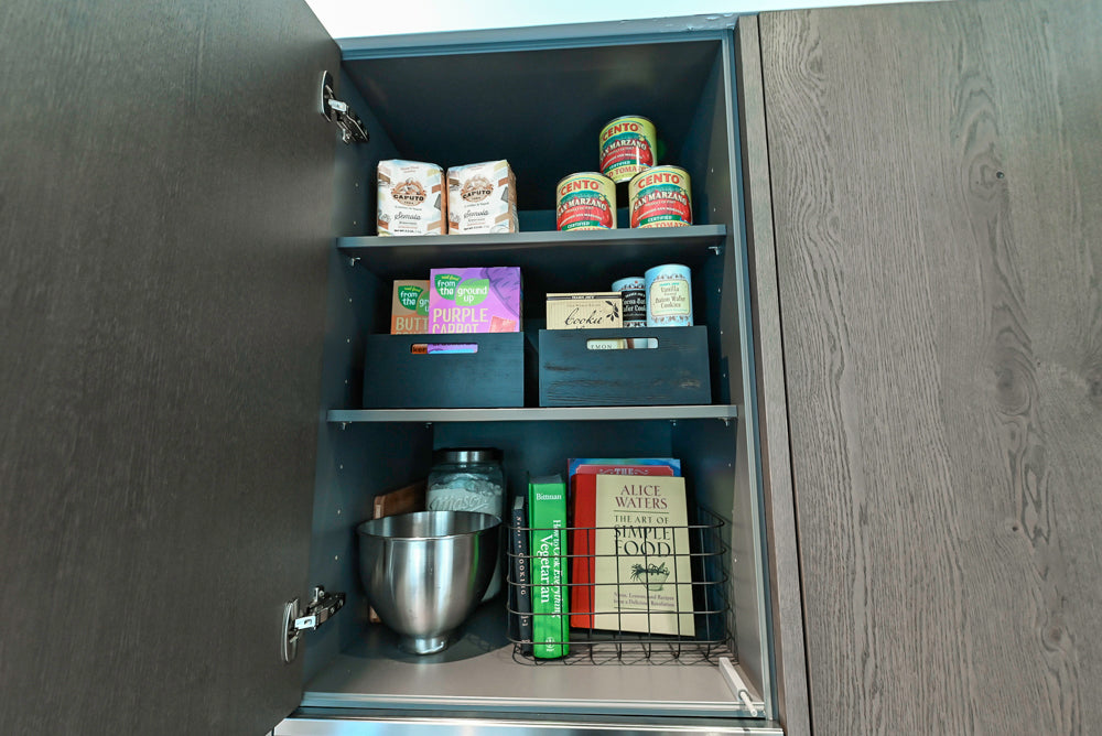 Nolte Küchen Classic Modern White Kitchen with Quartz Countertops & Luxe Appliances