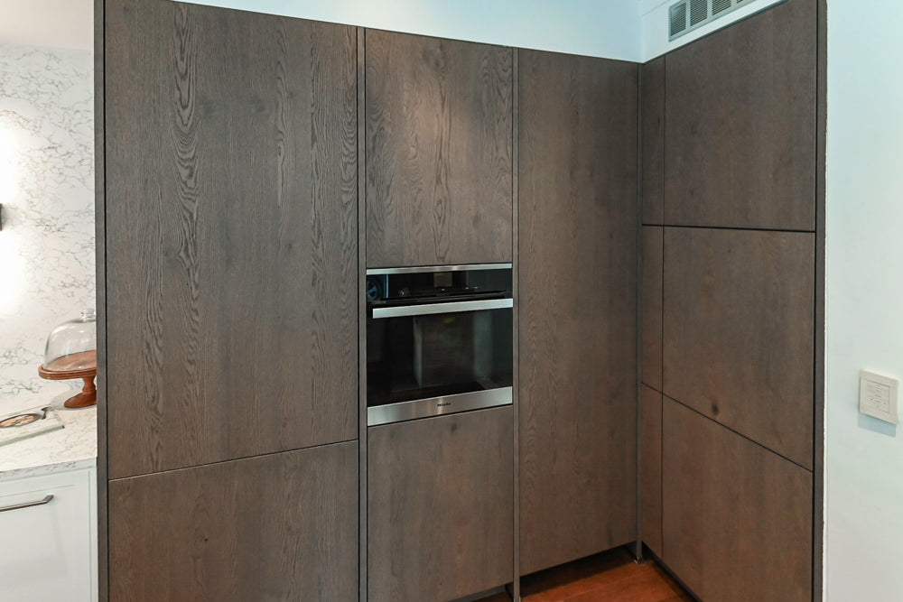 Nolte Küchen Classic Modern White Kitchen with Quartz Countertops & Luxe Appliances