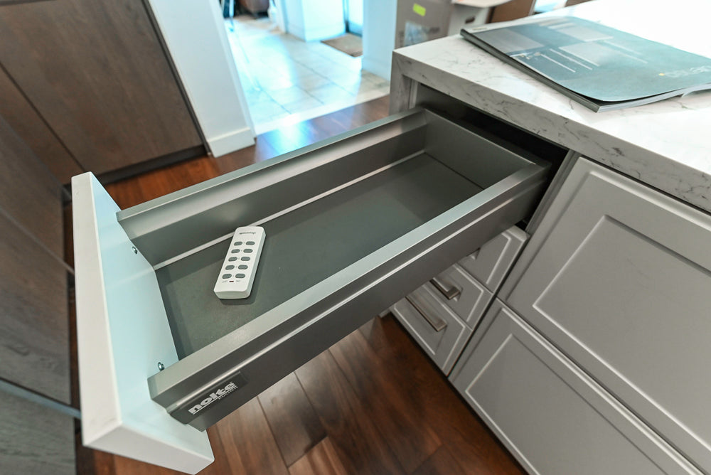 Nolte Küchen Classic Modern White Kitchen with Quartz Countertops & Luxe Appliances