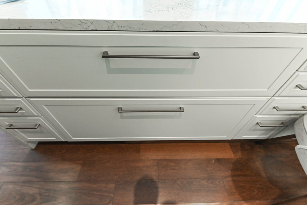 Nolte Küchen Classic Modern White Kitchen with Quartz Countertops & Luxe Appliances