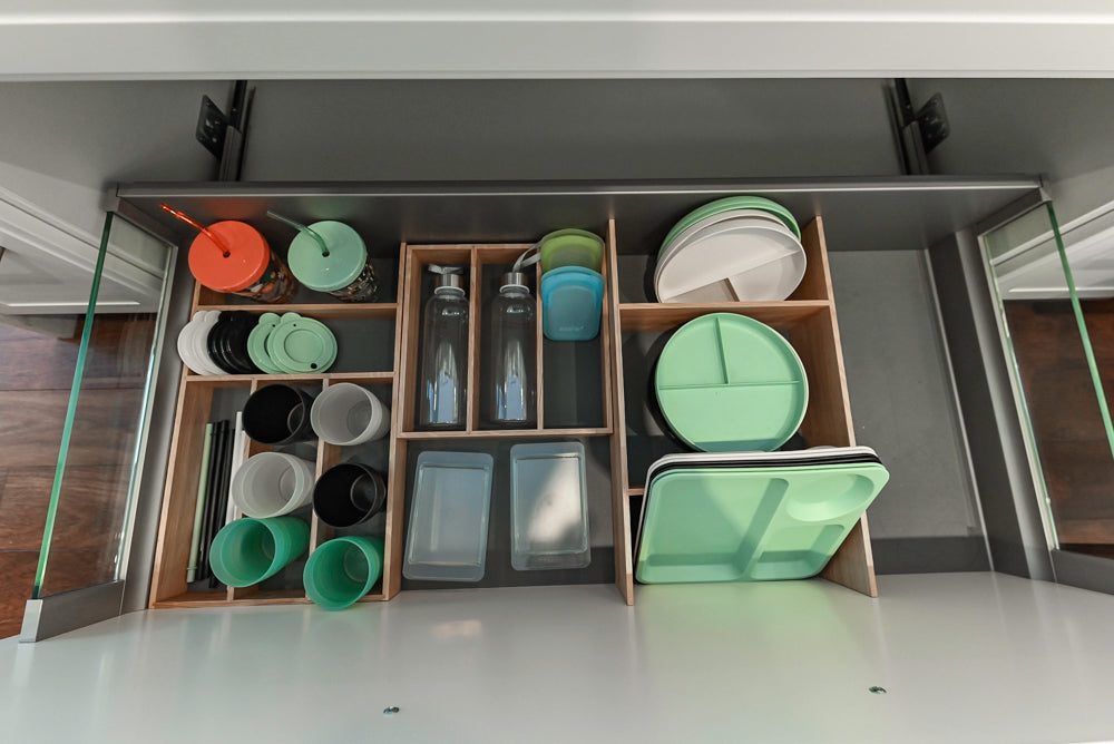 Nolte Küchen Classic Modern White Kitchen with Quartz Countertops & Luxe Appliances