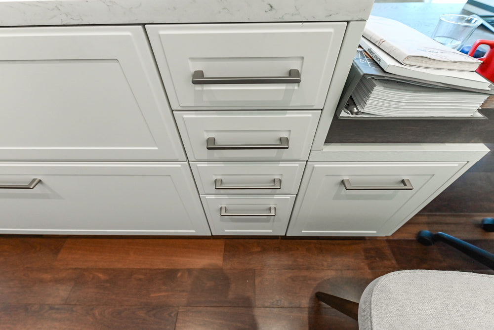 Nolte Küchen Classic Modern White Kitchen with Quartz Countertops & Luxe Appliances