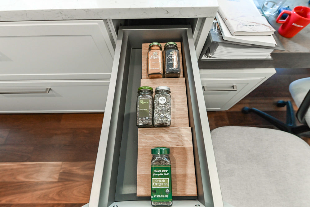 Nolte Küchen Classic Modern White Kitchen with Quartz Countertops & Luxe Appliances