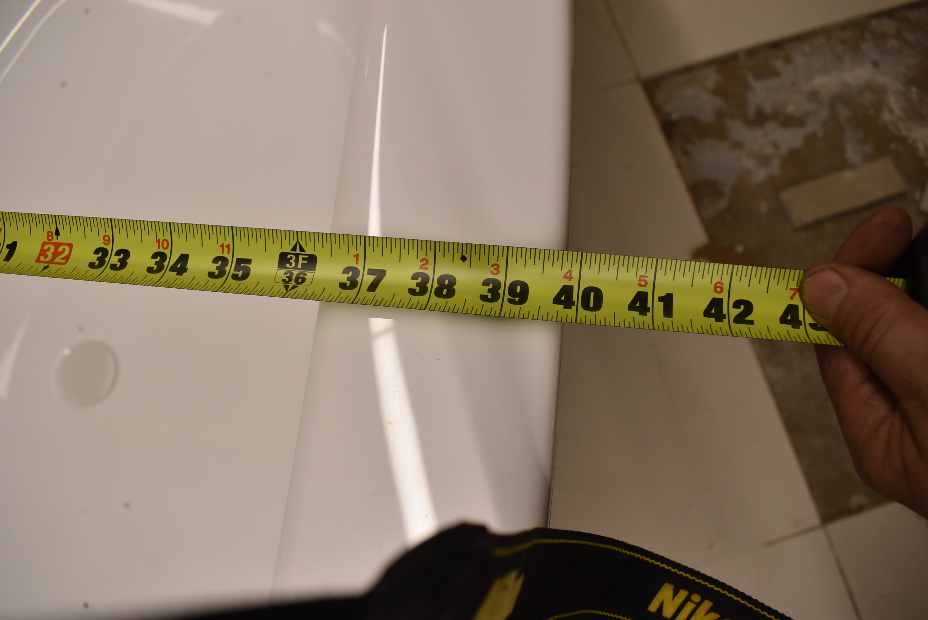 Laufen Il Bagno Alessi 80" White Oval Acrylic Freestanding Bathtub