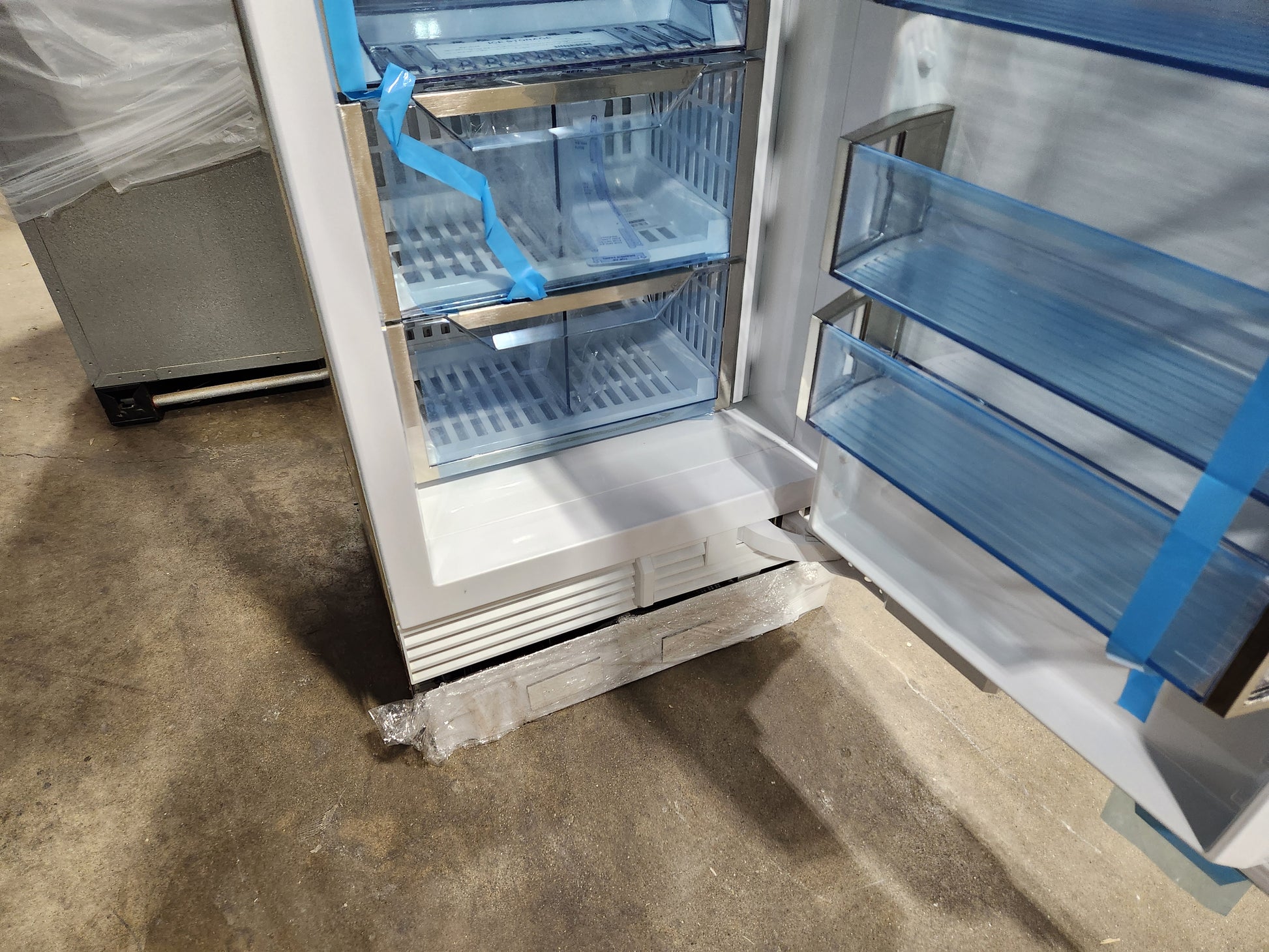 Sub-Zero DEC2450FI 24" Panel Ready Smart Freezer Column
