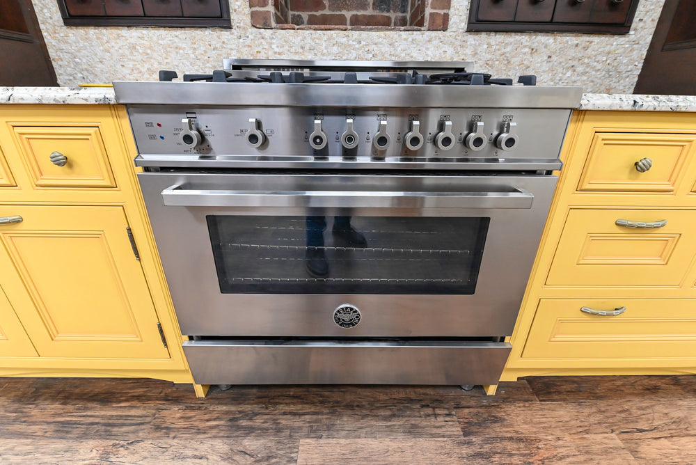 Downsview Tradtional Yellow Kitchenette with Granite Countertops and Bertazzoni Range