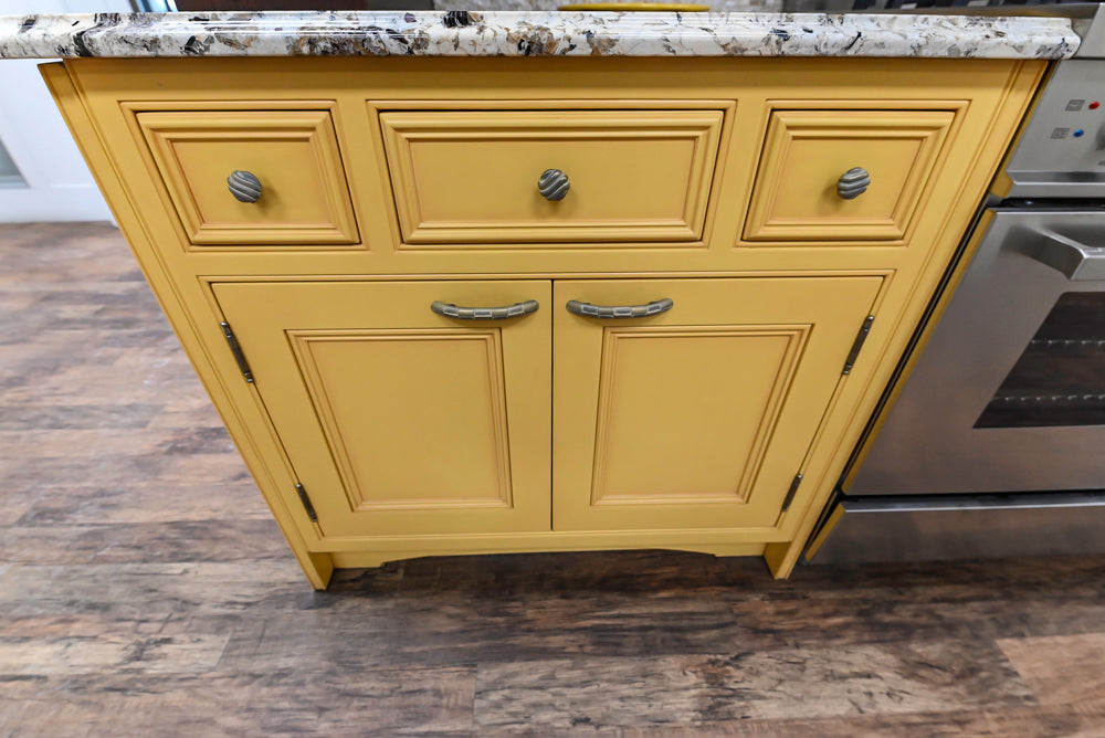 Downsview Tradtional Yellow Kitchenette with Granite Countertops and Bertazzoni Range