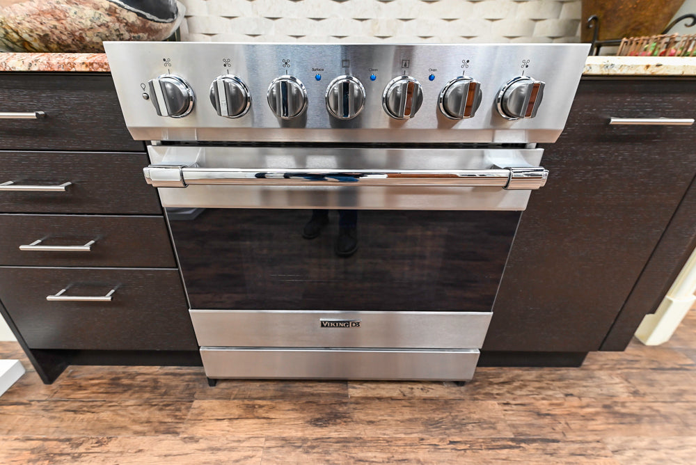 Downsview Modern Dark Brown Cooking Corner with Granite Countertops and Viking Range