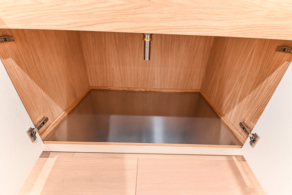 Smallbone Transitional White Oak Kitchen with Marble Countertops & Miele Appliances