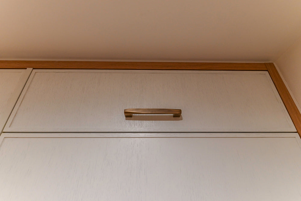 Smallbone Transitional White Oak Kitchen with Marble Countertops & Miele Appliances