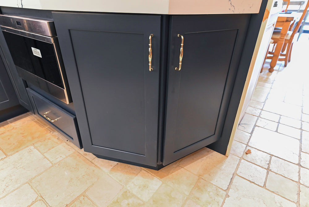 Wood-Mode "PLUS" Traditional Navy & White Kitchen